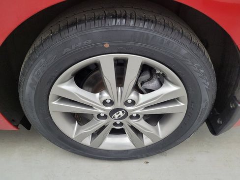 Used 2018 Hyundai Elantra Value Edition FWD image 31
