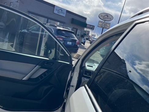 Used 2016 Subaru Forester 2.5i w/ Alloy Wheel Package image 10