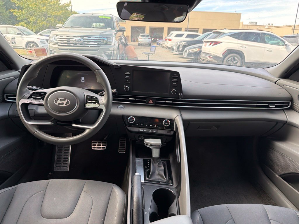 Certified 2025 Hyundai Elantra Sport FWD image 26