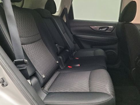 Used 2019 Nissan Rogue SV FWD image 19