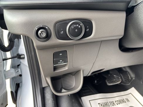 New 2025 Ford Transit 250 148 Medium Roof image 15