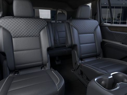 New 2026 GMC Acadia Denali w/ Super Cruise Package FWD image 17