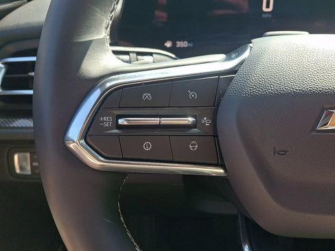 Used 2025 Chevrolet Traverse High Country w/ LPO, Floor Liner Package FWD image 20