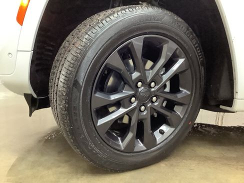 New 2026 Jeep Grand Cherokee Limited image 31