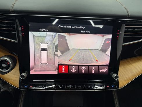 Used 2022 Jeep Grand Wagoneer Series III image 21