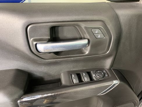 Used 2020 Chevrolet Silverado 1500 Custom w/ Custom Value Package RWD image 14