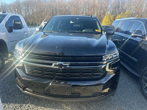 Used 2022 Chevrolet Suburban RST w/ Luxury Package image 2