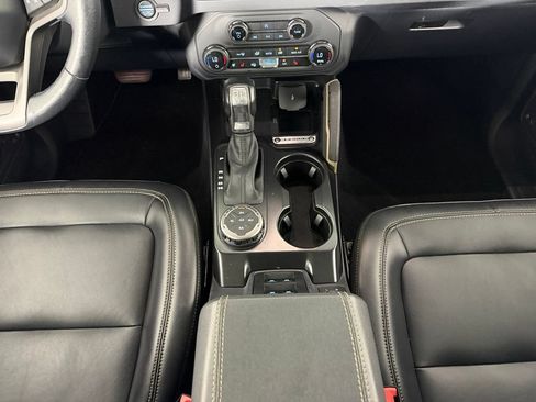 Used 2025 Ford Bronco Badlands AWD/4WD image 16