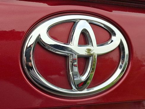 Used 2020 Toyota RAV4 XLE w/ All Weather Liner Package image 9