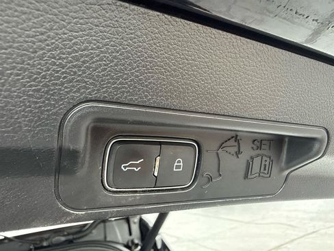 Used 2021 Ford Explorer Limited w/ Equipment Group 301A RWD image 26