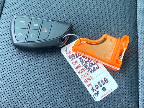 New 2025 Chevrolet Equinox EV RS image 34