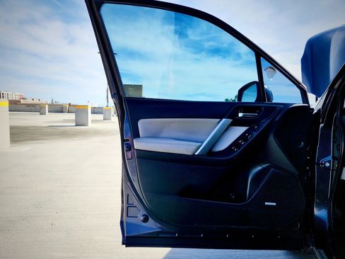 Used 2018 Subaru Forester 2.5i Limited image 3