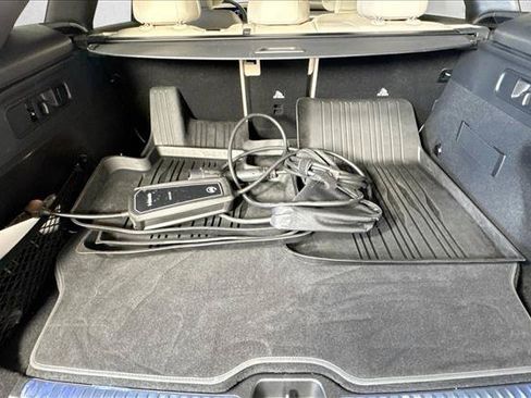 Used 2025 Mercedes-Benz GLC 350e 4MATIC image 24