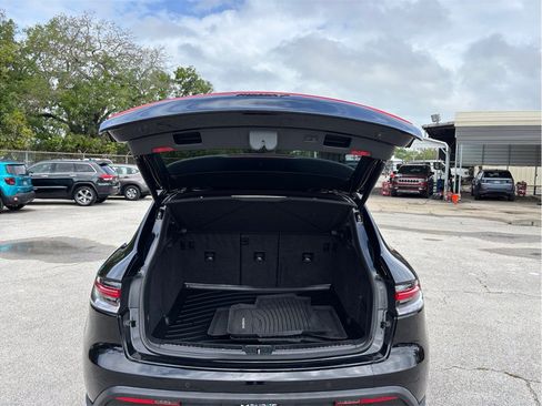 Used 2023 Porsche Macan Turbo AWD/4WD image 48