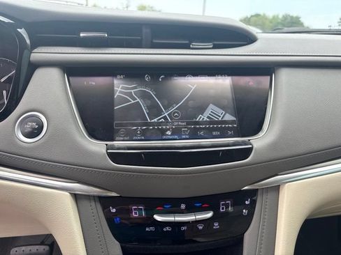 Used 2018 Cadillac XT5 Premium Luxury AWD/4WD image 5