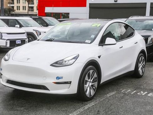 Used 2021 Tesla Model Y Long Range image 5