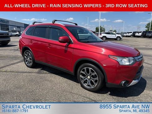 Used 2015 Mitsubishi Outlander GT AWD/4WD image 2