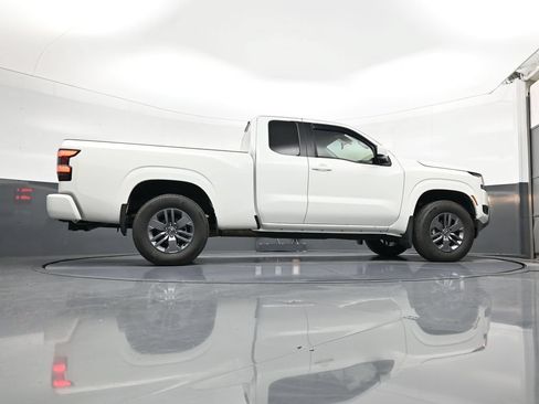 Certified 2025 Nissan Frontier SV AWD/4WD image 27