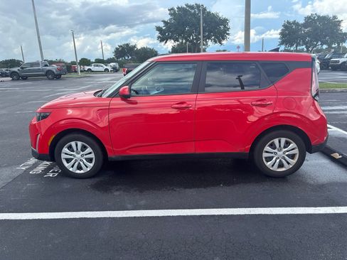 Used 2025 Kia Soul LX FWD image 5