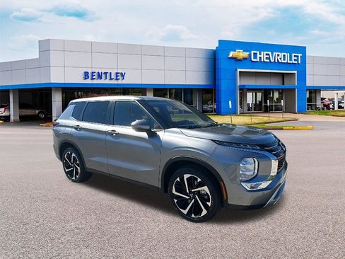 Used 2023 Mitsubishi Outlander SE image 7