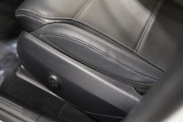 Used 2023 Mercedes-Benz GLC 300 4MATIC image 13
