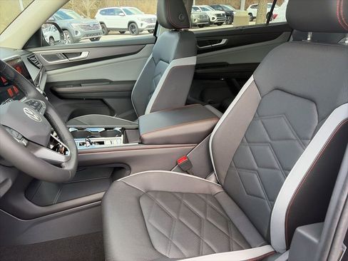 New 2026 Volkswagen Atlas Peak Edition AWD/4WD image 23