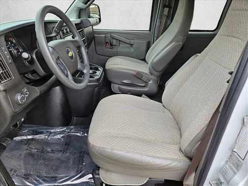 Used 2020 Chevrolet Express 3500 LT w/ LT Preferred Equipment Group image 15