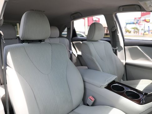 Used 2011 Toyota Venza FWD image 20