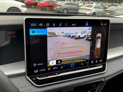 New 2025 Volkswagen Tiguan SE image 21