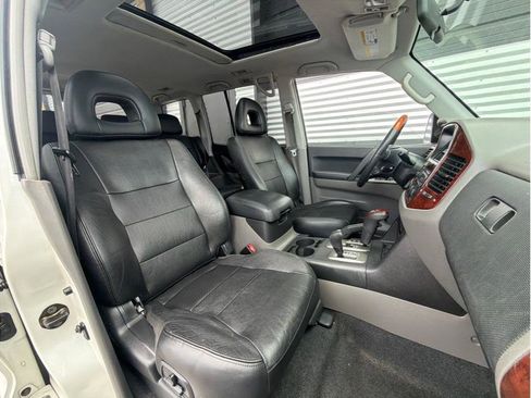 Used 2004 Mitsubishi Montero Limited AWD/4WD image 4