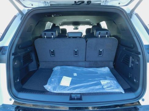 New 2026 Chevrolet Traverse RS w/ LPO, Illumination Package image 12