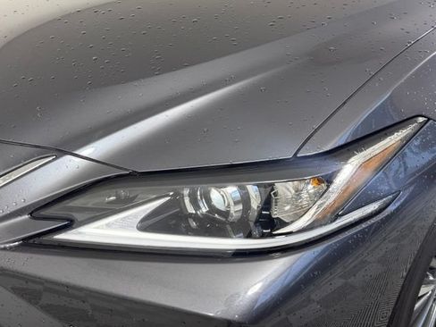 Used 2024 Lexus ES 300h w/ Premium Package FWD image 12
