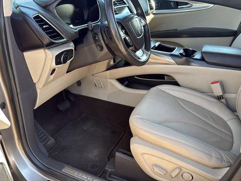 Used 2019 Lincoln Nautilus Reserve AWD/4WD image 23