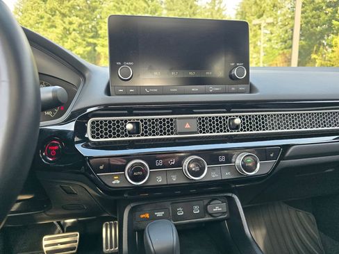 Certified 2025 Honda Civic Sport image 18