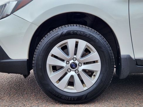 Used 2019 Subaru Outback 2.5i Premium image 17