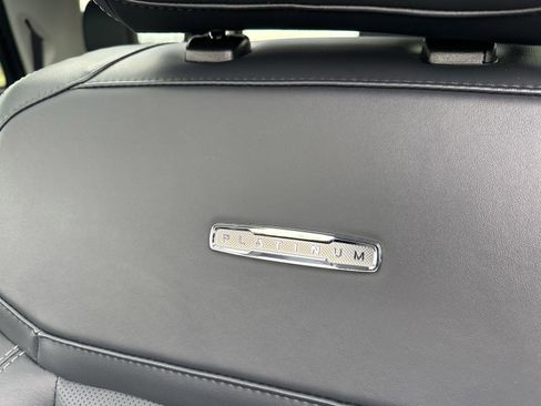 Used 2025 Ford Expedition Max Platinum AWD/4WD image 15