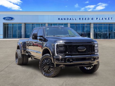Used 2026 Ford F450 Platinum w/ FX4 Off-Road Package AWD/4WD image 1
