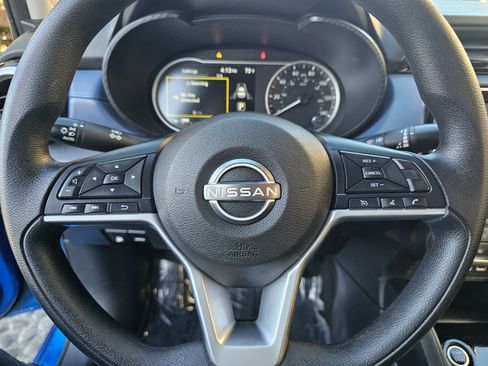 Used 2023 Nissan Versa SV image 11