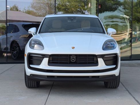 Used 2025 Porsche Macan image 7