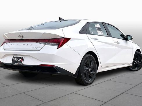 Used 2023 Hyundai Elantra Blue image 12