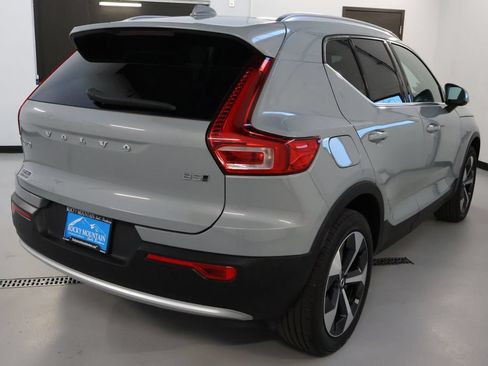 Used 2024 Volvo XC40 B5 Plus AWD/4WD image 7