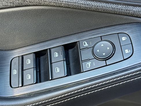 Certified 2023 Nissan Rogue SV image 12