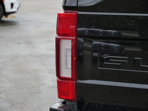 Used 2020 Ford F350 Lariat w/ Lariat Ultimate Package image 8