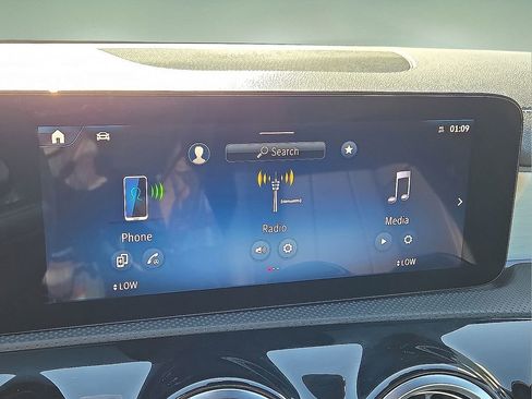 Used 2025 Mercedes-Benz CLA 250 image 27