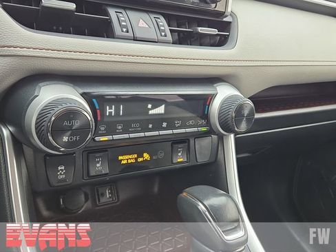 Used 2019 Toyota RAV4 Limited w/ Carpet Mat Package image 9