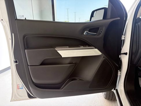 Used 2022 Chevrolet Colorado LT w/ Fleet Safety Package RWD image 23