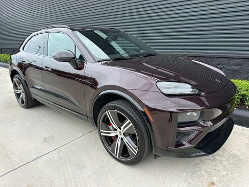 Certified 2024 Porsche Macan Turbo Electric w/ Premium Package AWD/4WD image 12