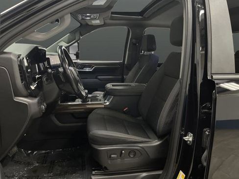 Used 2022 Chevrolet Silverado 1500 LT Trail Boss image 4