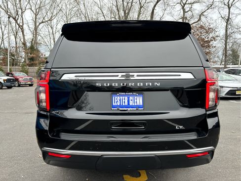 Used 2023 Chevrolet Suburban LT w/ Luxury Package image 41