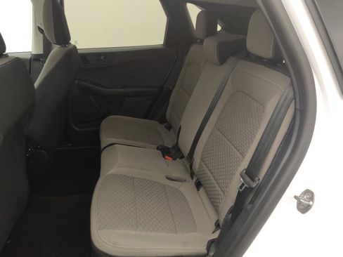 Used 2022 Ford Escape SE image 18